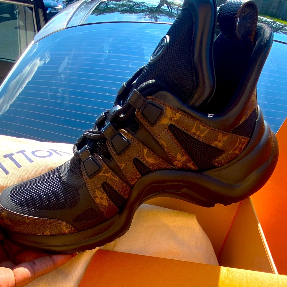 AUTHENTIC!!!!!!!!Louis Vuitton Archlight Trainer WOMEN SZ 42 US Woman 12
